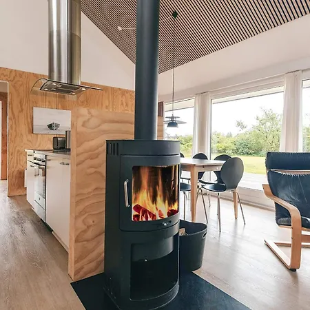 Semesterbostad 4 Star In *