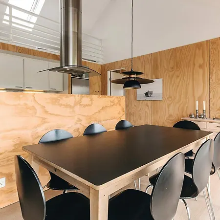 Semesterbostad 4 Star In *